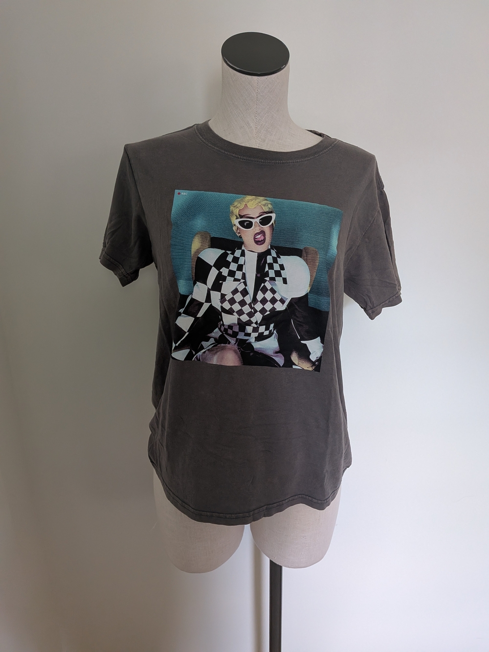 Graphic Short Sleeve Tee in Charcoal with Checkerboard Print